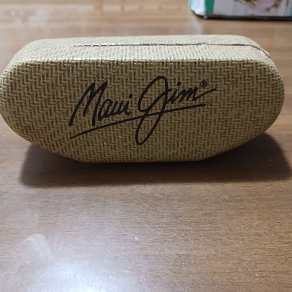 Vtg Maui Jim Eyewear Case Tan Clam Shell Hinged Small Tear Unisex